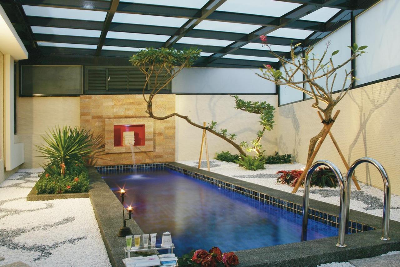 Spring Young Motel Fengyuan Buitenkant foto