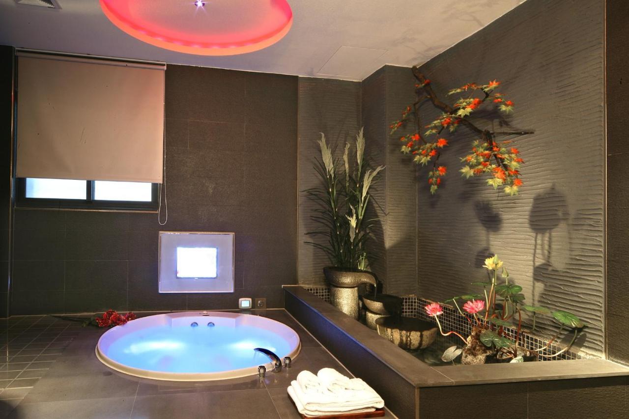 Spring Young Motel Fengyuan Buitenkant foto