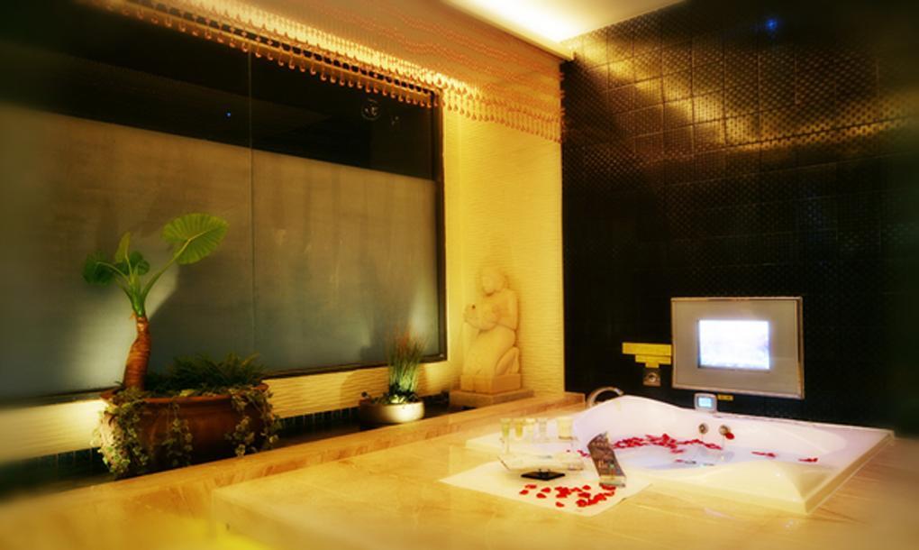 Spring Young Motel Fengyuan Buitenkant foto
